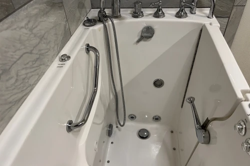 Accessible Tubs